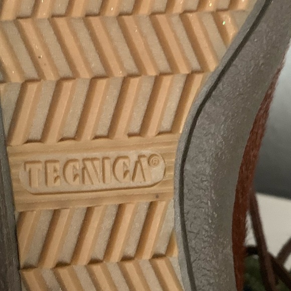 HOST PICK!! Tecnica 100% real fur Italian boots - Picture 8 of 10